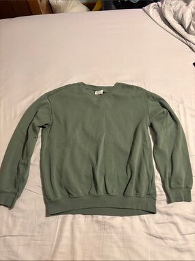 H&M Essentials No 5 Mens M Sage Green Crewneck Sweatshirt Relaxed Fit Pullover